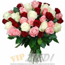 ziedu piegāde: Krāsains rožu pušķis: 75.00 €